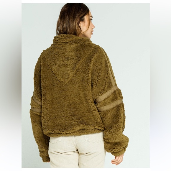 - Free People Women’s Nantucket Fleece Jacket - Picture 8 of 13